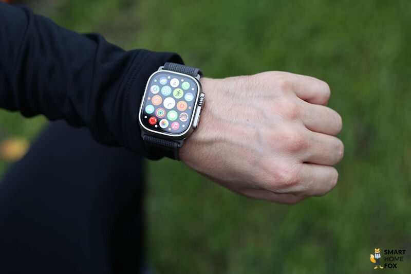 Man sieht das App-Menü der Apple Watch Ultra.